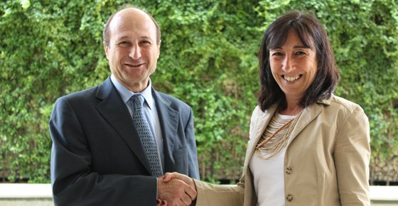 Luis Lopezbarrena, director general de Simon Holding, e Isabel Roig, directora general de BCD Barcelona Centro de Diseño.