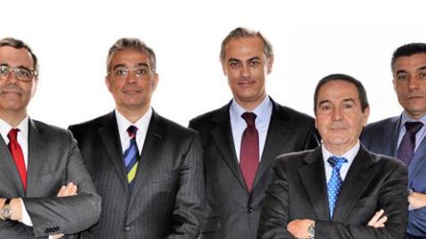 Ignacio Navarro (en el centro de la imagen), nombrado nuevo director financiero de Cables RCT. Agustín de Ramón (primero a la dcha.), nuevo director comercial.