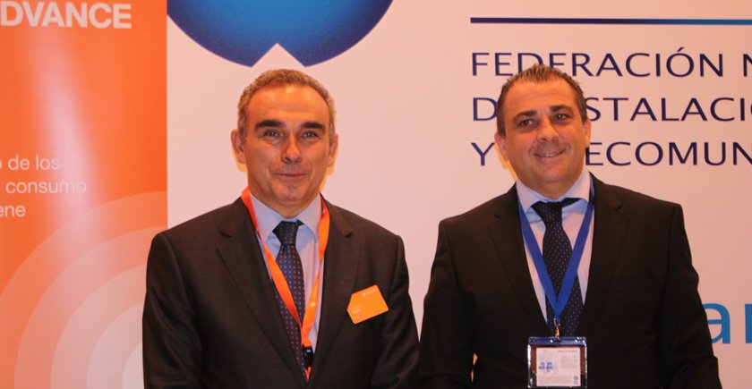 Cristóbal Ripoll, director general de Ledvance Lighting, y Jaume Fornés, presidente de FENIE.