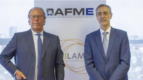 Andrés Carasso (izda.), secretario general-gerente de AFME, y Juan Carlos Enrique, director general de Ambilamp.