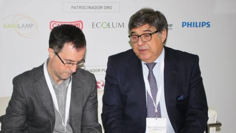 José Pérez García (dcha.), nuevo delegado general de la Fundación Ecolum, junto a Miguel A. Jiménez, director de Cuadernos de Material Eléctrico.