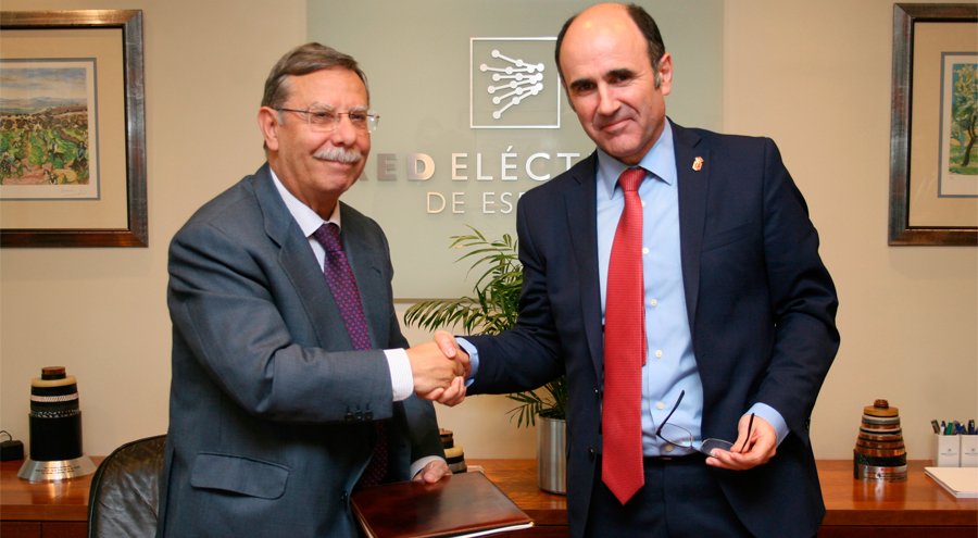 José Folgado, presidente de REE, y Manu Ayerdi, presidente del CENER.