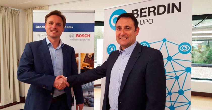 De izda. a dcha.: Jeroen Dickhoff, director general de Bosch Security Systems en Iberia, y Xabier Ostolaza, director comercial de Berdin Grupo.