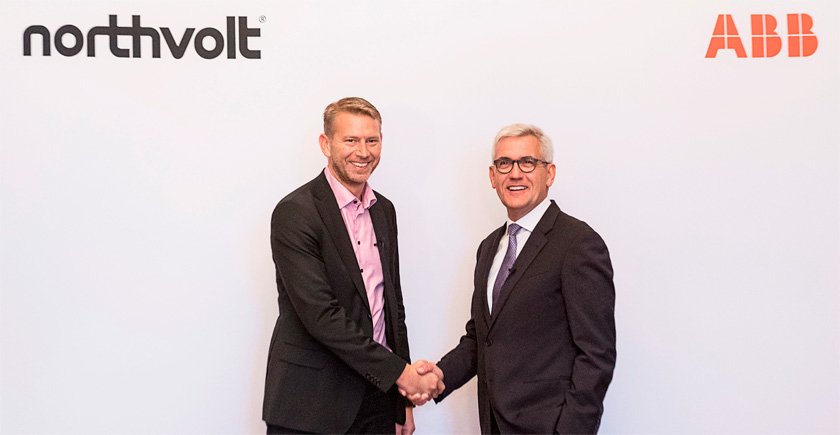 En la imagen, de izquierda a derecha, Peter Carlsson, CEO de Northvolt, y Ulrich Spiesshofer, CEO de ABB.