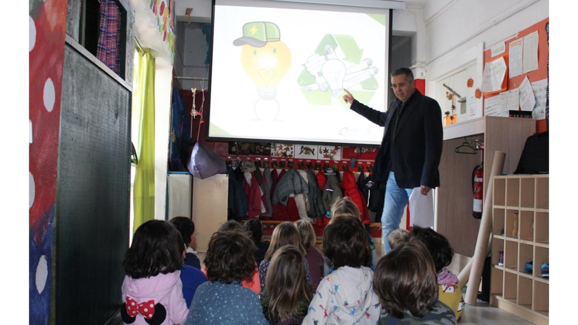 Proyecto Mini Agente, explicado en la la Escuela Infantil ‘El Tomillar’, en Torrelodones (Madrid).