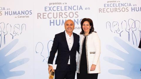 Enrique Magdalena, co-director de Dielectro Canarias, recogió este galardón que premia la excelencia en recursos humanos.
