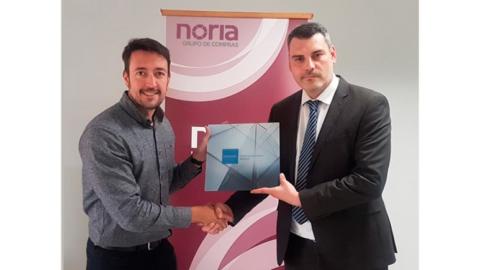 Andrés García (izda.), director de ventas de Corning Sur Europa, y Ferrán García Vilalta, jefe de producto Telecom de Grupo Noria.