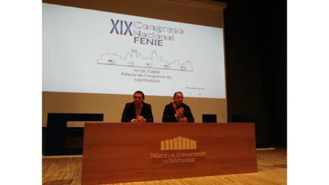 De izqda. a drcha., Jesús Román, secretario general de FENIE y su presidente, Jaume Fornés.