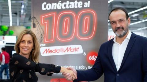 Vera Pinto Pereira, consejera comercial de EDP, y Alejandro Codina, Chief Service Officer en MediaMarkt Iberia.