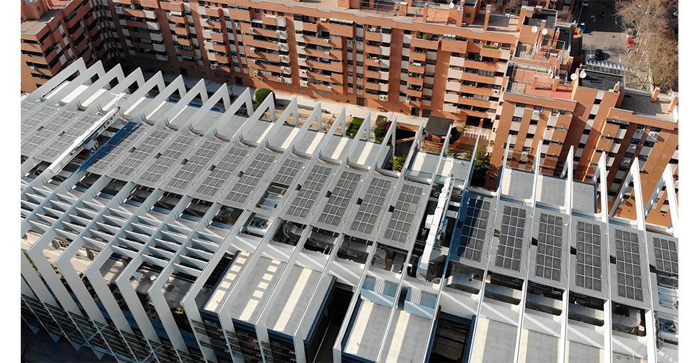 Paneles solares de Solmatch instalados en Campus Repsol, sede corporativa de la compañía.