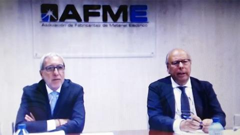 Francesc Acín (izda.), presidente de AFME, junto a Andrés Carasso, secretario general-gerente de la Asociación, durante la asamblea celebrada el 30 de junio, en formato de videoconferencia.