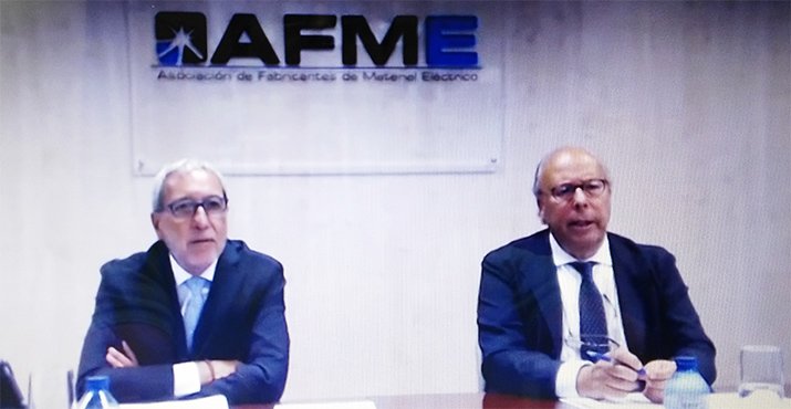 Francesc Acín (izda.), presidente de AFME, junto a Andrés Carasso, secretario general-gerente de la Asociación, durante la asamblea celebrada el 30 de junio, en formato de videoconferencia.