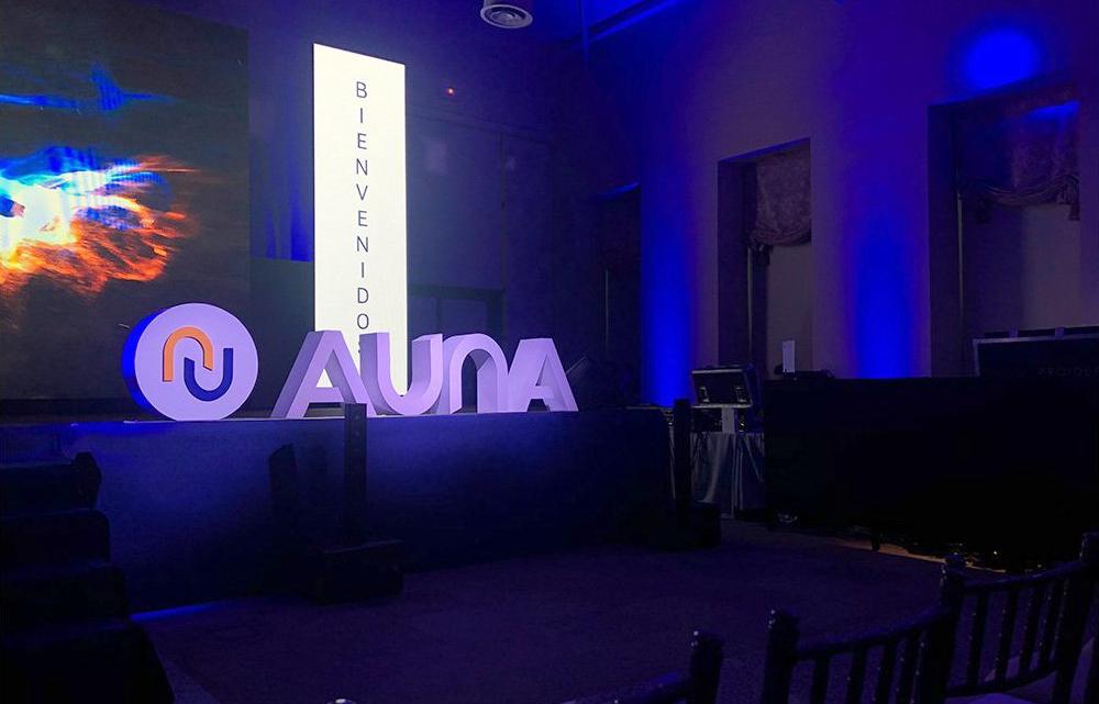 Escenario en el que se desarrolló la gala de los Premios Aúna 2019.