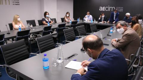 AECIM, CCOO y UGT firman el nuevo convenio colectivo del sector del metal de Madrid.