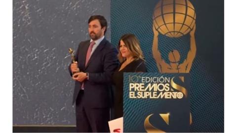 Miguel Cabrero, director comercial de Mtech Group, y Almudena Naharro, directora de operaciones, recogieron el galardón.