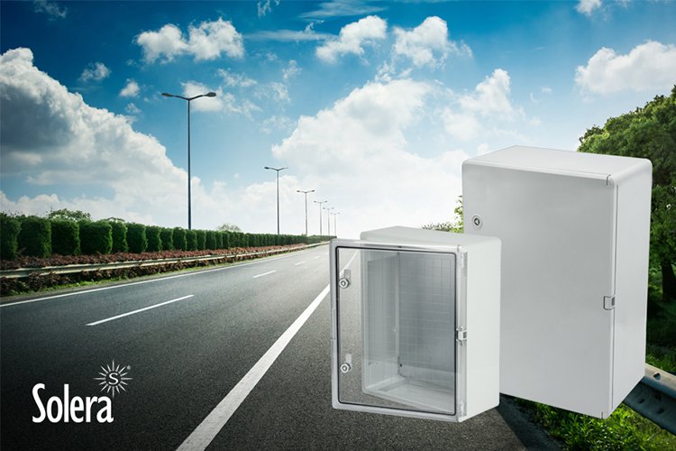 Nuevos armarios estancos termoplásticos de la serie Multibox de Solera.