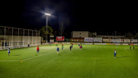 Campo de fútbol Las Veredillas con la nueva iluminación de Schréder.