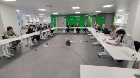 La IX Mesa de la distribución se celebró en la sede corporativa de Schneider Electric en San Sebastián de los Reyes, Madrid.