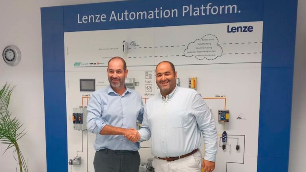Óscar Chaves (izda.), managing director en Lenze Transmisiones, y Pablo Pacheco (dcha.), director general de Diselectric (distribuidor socio de Grudilec).