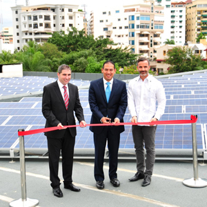 Acto de inauguración de la mayor mayor instalación solar fotovoltaica sobre