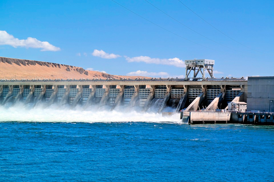 La energía hidroeléctrica es una de las más importantes para varios países, como Uruguay.