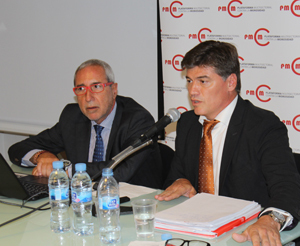 Antoni Cañete (dcha.), presidente de la PMcM, junto a Francesc Acín, vicepresidente de la Plataforma y presidente de AFME, durante la conferencia de prensa.