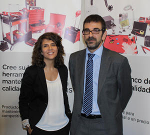 Lucía López, jefa de producto para Iberia e Italia en RS Components Iberia, y Carlos Marrodán,