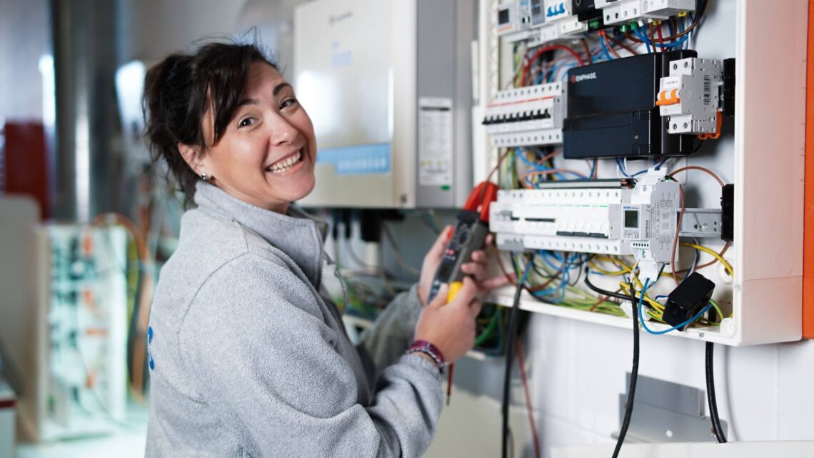 Lorena Puig nos cuenta su historia como electricista.